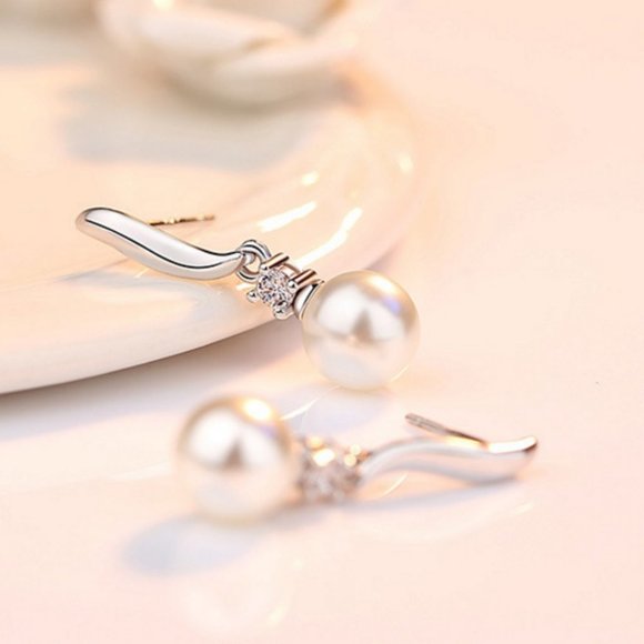 NEW 925 Sterling Silver Diamond Pearl Earrings - Picture 7 of 7